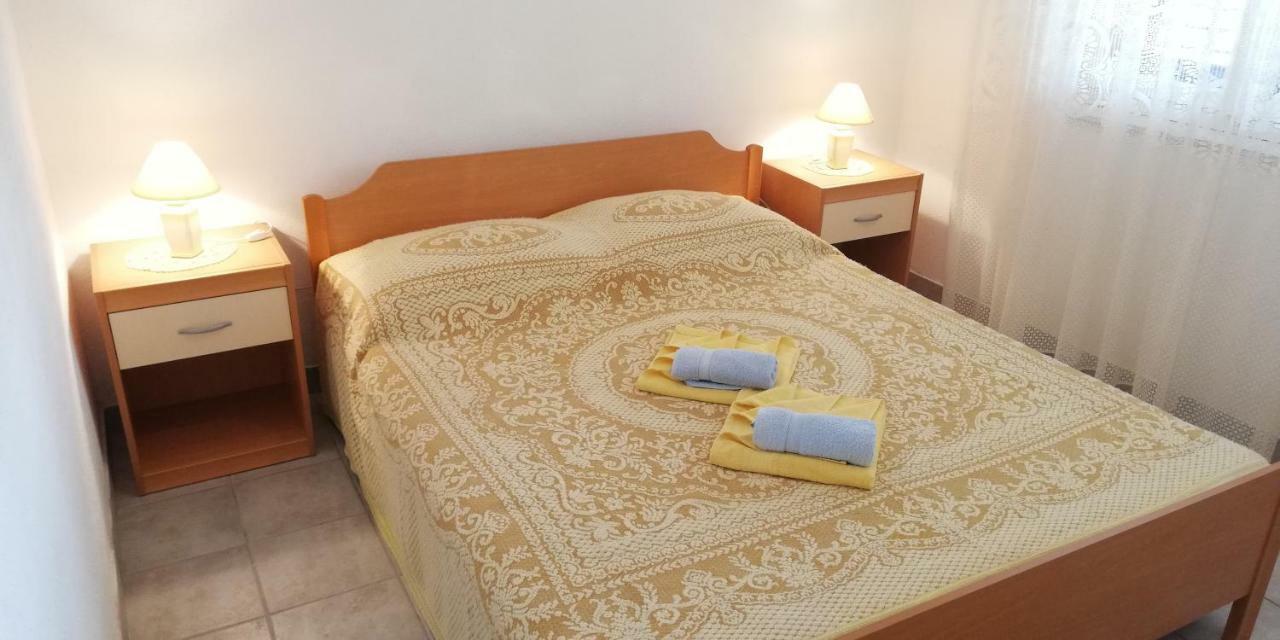 Apartments&Rooms Miro Sea View - Near Beach Sumartin Zewnętrze zdjęcie